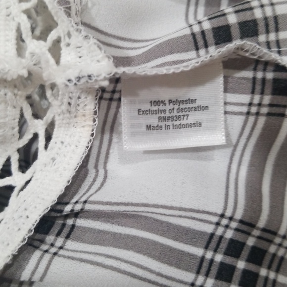 a.n.a plaid tassel long sleeves tunic top. Size PS - Picture 8 of 10